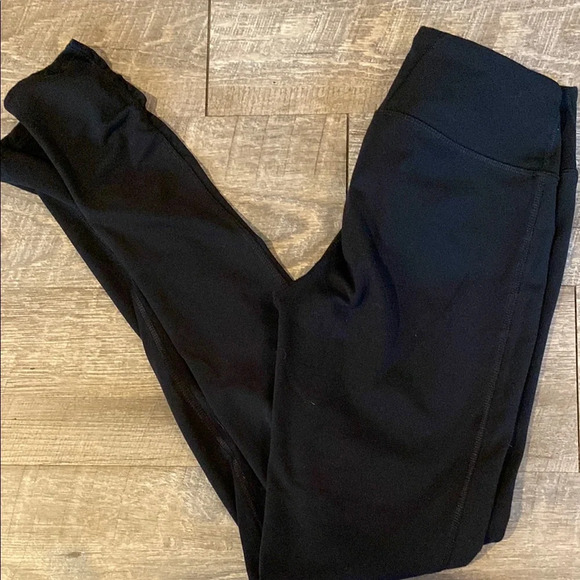 GAIAM Black Leggings with Stretchy Fabric and Snug Fit - Picture 3 of 3